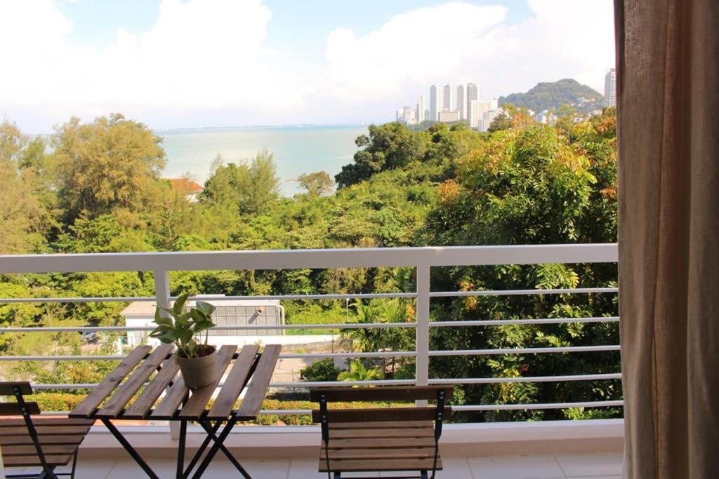 NEW SEAVIEW Cozy Modern Beach House Tanjung Bungah  Exterior foto